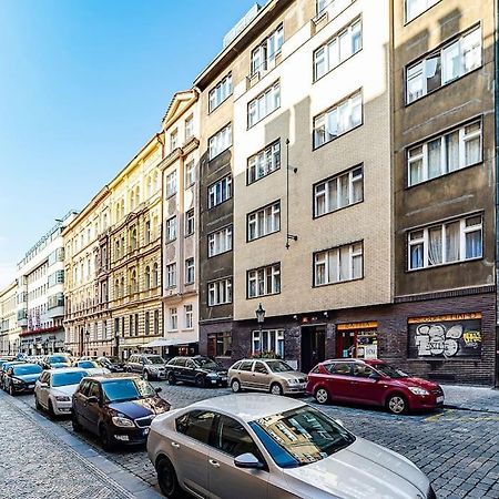Cozy Old Town Stay - 1-Bedroom Apartment プラハ エクステリア 写真